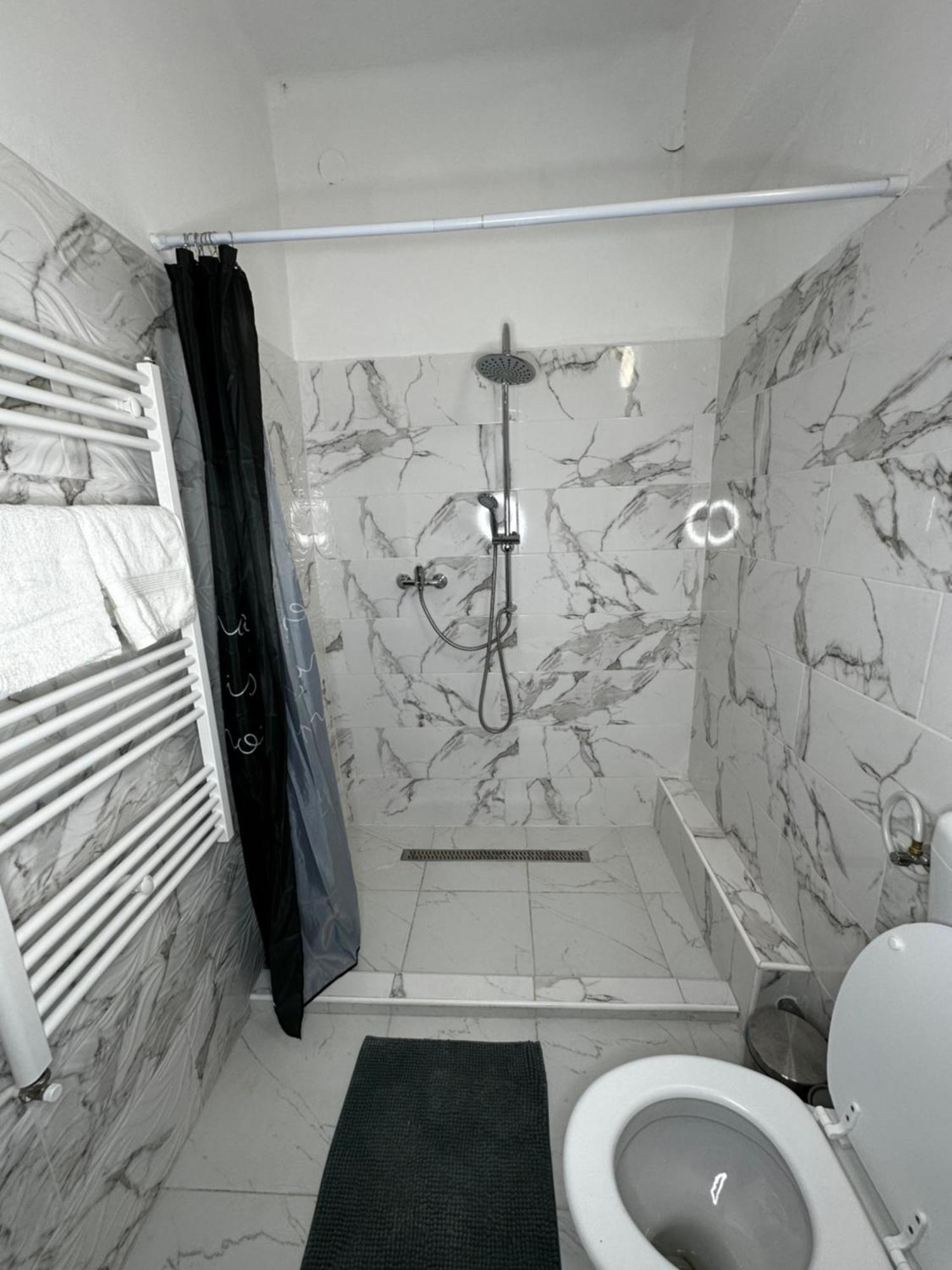 Airport17 B&B Vecsés Extérieur photo
